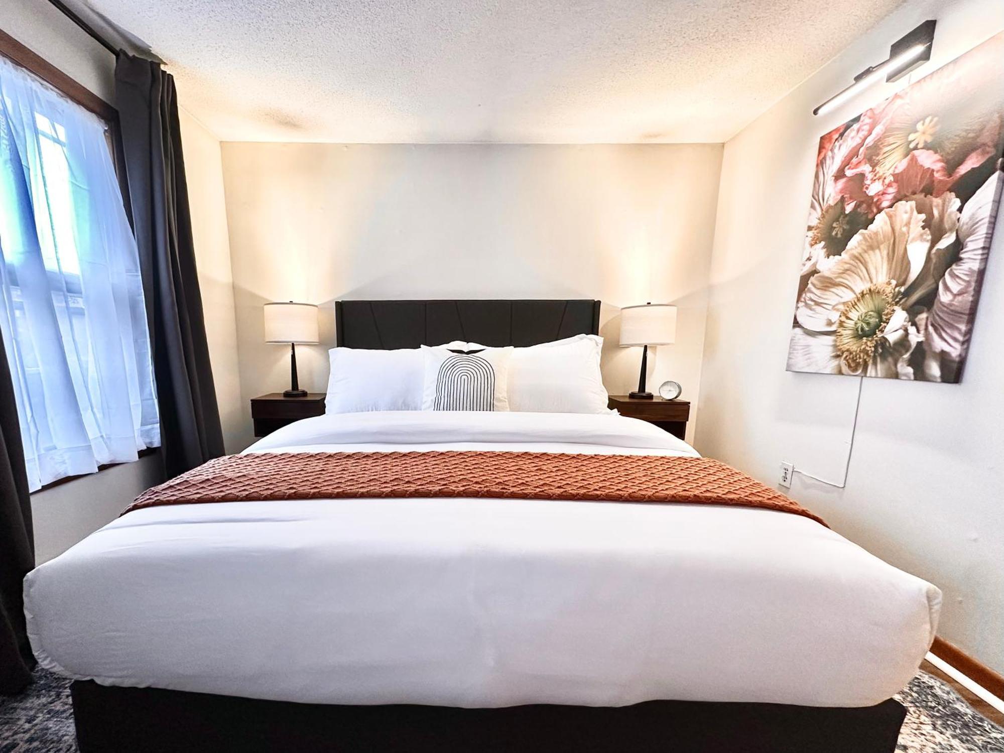 Ao Destinations - Wooster Street In Little Italy New Haven Apartment Room photo